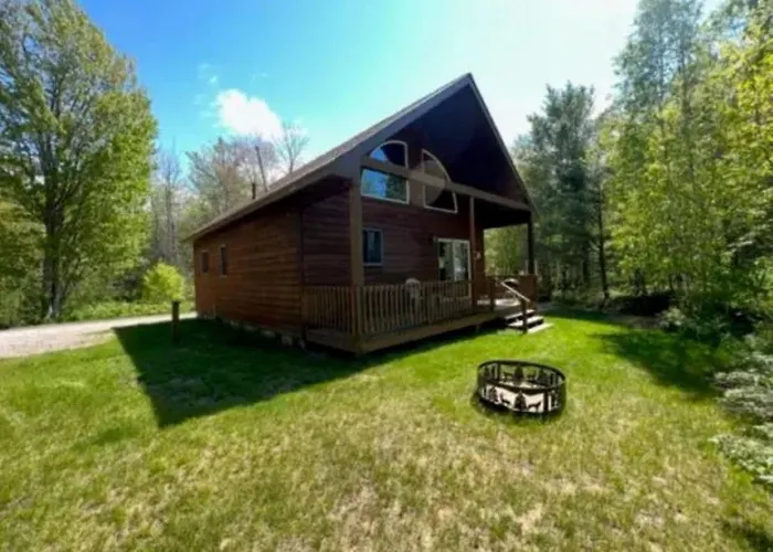 Scott'S Superior Inn And Cabins